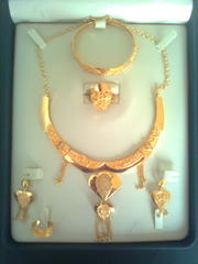 Продам золотой набор (Бахрейн)